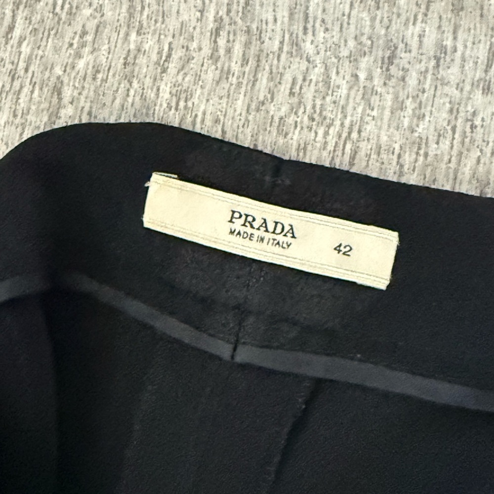 Prada Italy Women's size 42 black Women's pants freshly dry cleaned